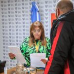 LA MINISTRA GABRIELA CASTILLO SE REUNIÓ CON VECINOS DE TOLHUIN POR LA CRISIS ENERGÉTICA