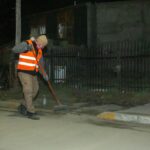 USHUAIA : PERSONAL MUNICIPAL  LIMPIÓ LAS CALLES 12 DE OCTUBRE Y FUEGIA BASKET