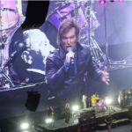 Blanco: “Milei convirtió la presidencia en un show de rock para su corito de salames y sus secuaces aplaudidores”