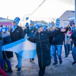 LA BANDERA NOS UNE: GOBIERNO INVITA A LA COMUNIDAD A PARTICIPAR DE CAMINATAS PATRIÓTICAS EN RÍO GRANDE Y TOLHUIN