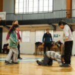 USHUAIA : TALLERES DE INVIERNO: NIÑAS Y NIÑOS DEL CENTRO COMUNITARIO KyD PARTICIPARON DE UNA JORNADA RECREATIVA EN LA CANCHA 4