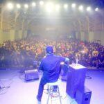 USHUAIA : GASPAR BENEGAS PRESENTÓ UN SHOW ACÚSTICO ANTE UN CENTRO CULTURAL ESTHER FADUL REPLETO